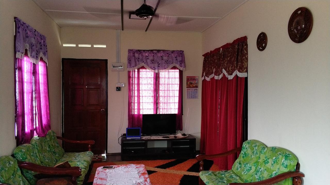 Lot7040 * Malacca