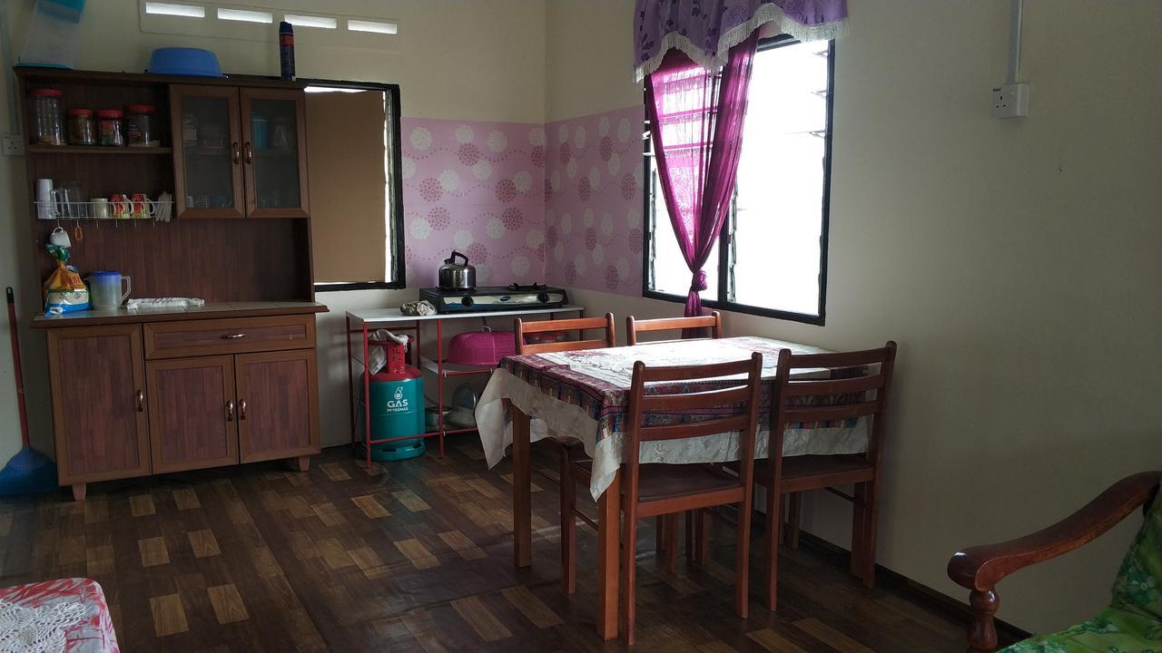Lot7040 * Malacca