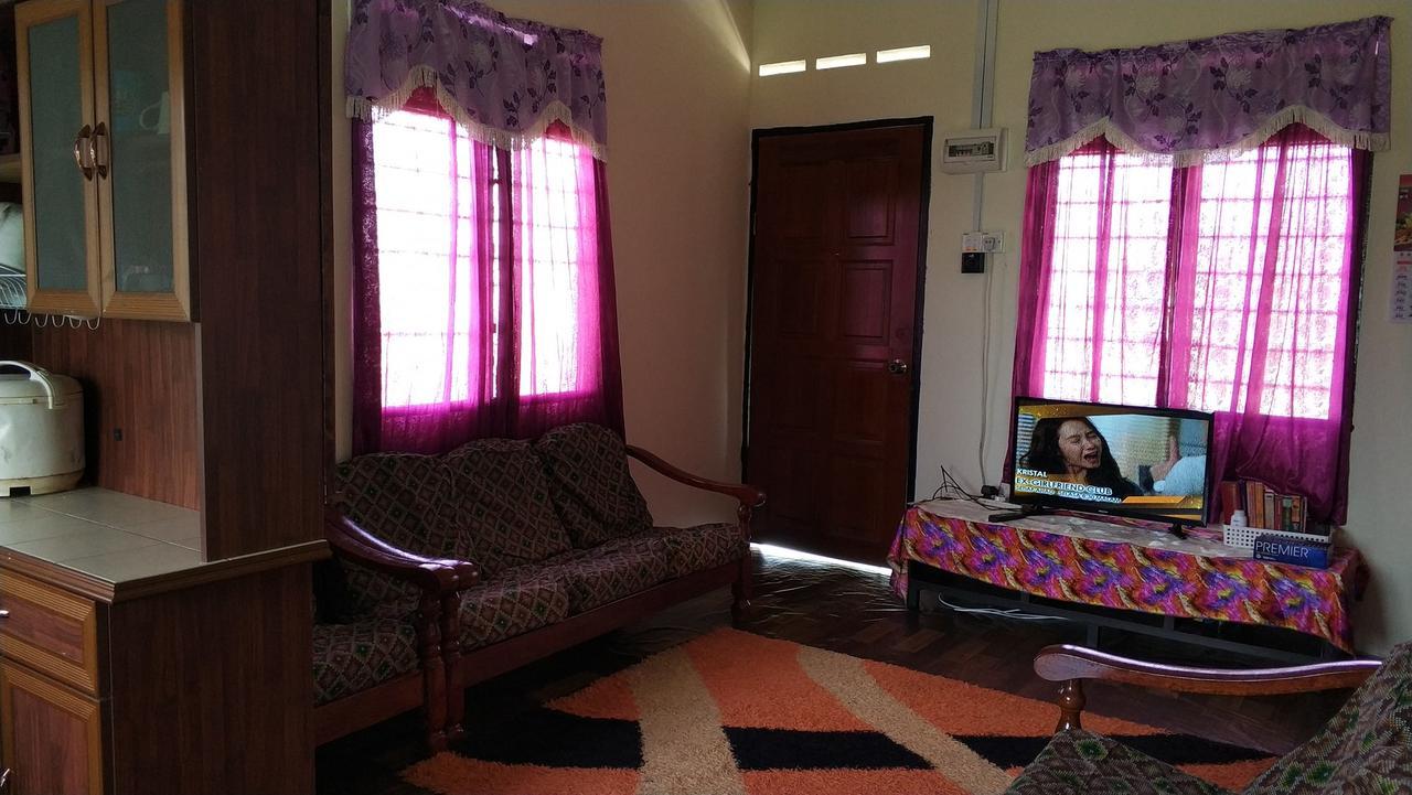 Lot7040 Homestay